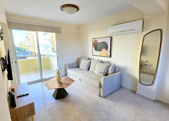 2br With Pool & Free Wi-fi Апартаменты Ларнака