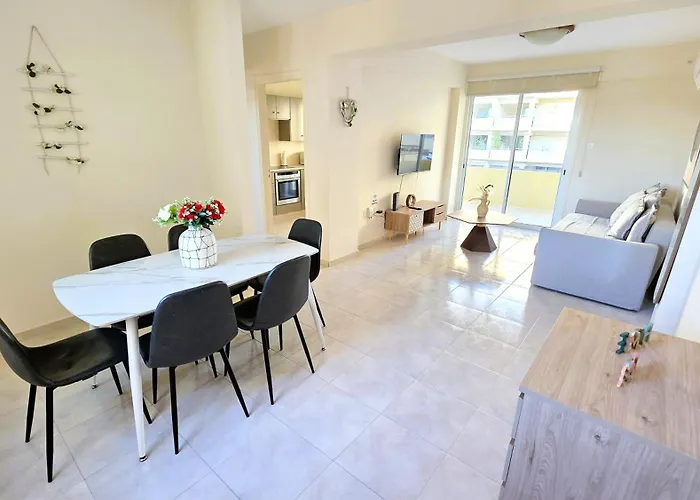 Апартаменты 2br With Pool & Free Wi-fi Ларнака